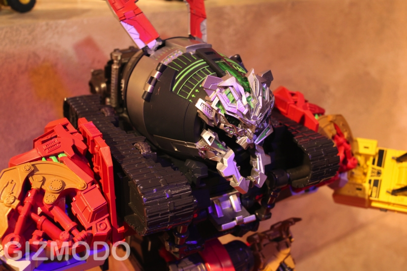 Illustration for article titled Constructicons Devastator Toy Is The Latest Voltron of Transformers, Cement Mixers
